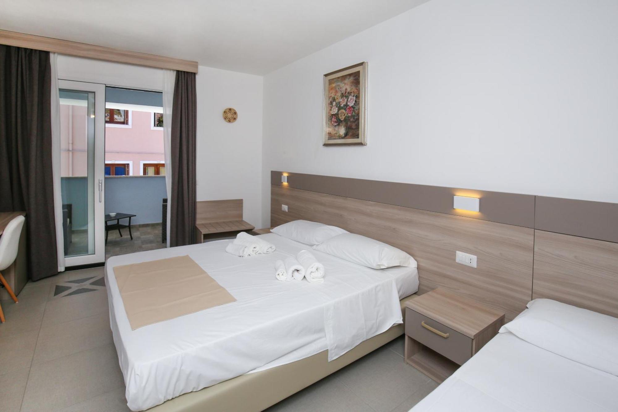 Hotel The Square Castelsardo Exterior foto